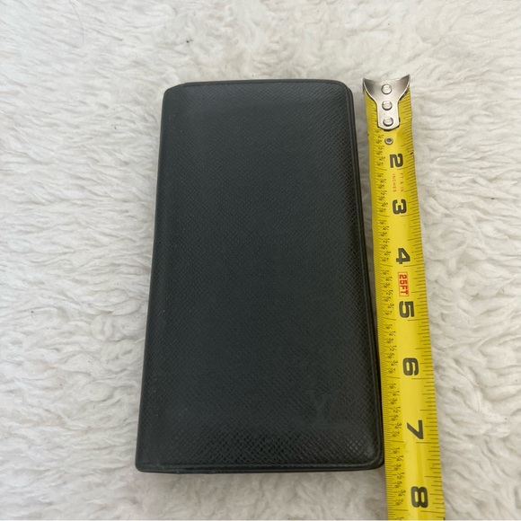 Louis Vuitton Portefeuille Taiga M32572 Black Leather SP4182 Unisex Long Wallet - Picture 13 of 16